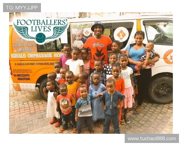 足球巨星崛起之路 从贫民窟到绿茵场的辉煌成长历程