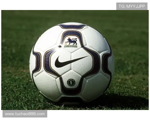 足球明星卡大比拼 揭秘最具收藏价值与视觉冲击力的设计风格