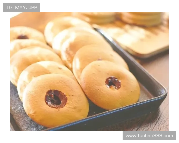 足球球星最爱的零食揭秘 揭开他们场外的能量来源与饮食习惯